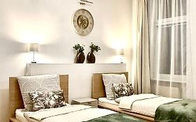 Beautiful Apartment In The Center - Spacious And Cosy